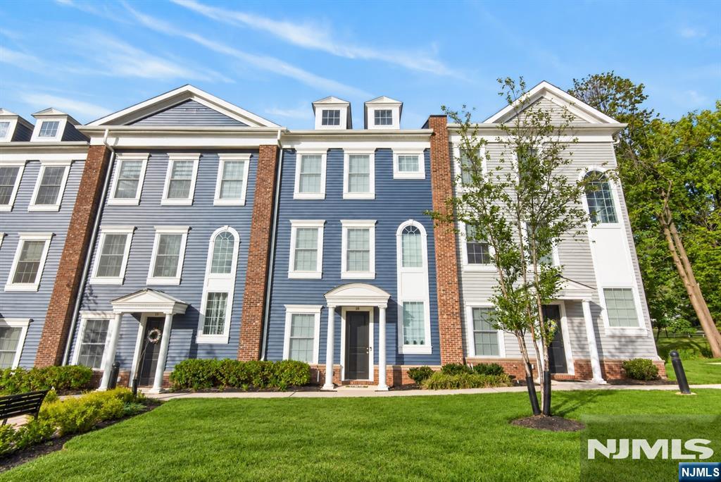 18 Parkside Lane Property Photo 1