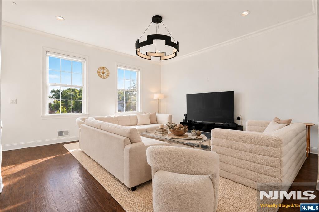 18 Parkside Lane Property Photo 2