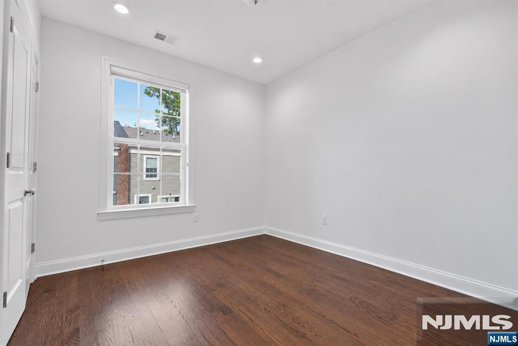 18 Parkside Lane Property Photo 17