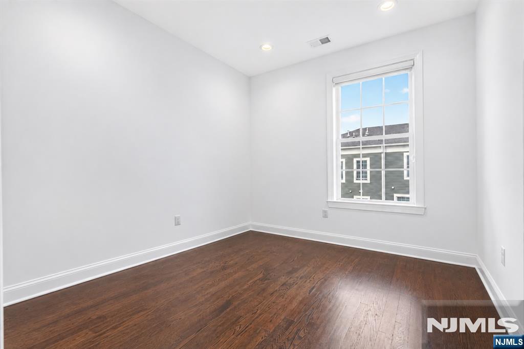 18 Parkside Lane Property Photo 18