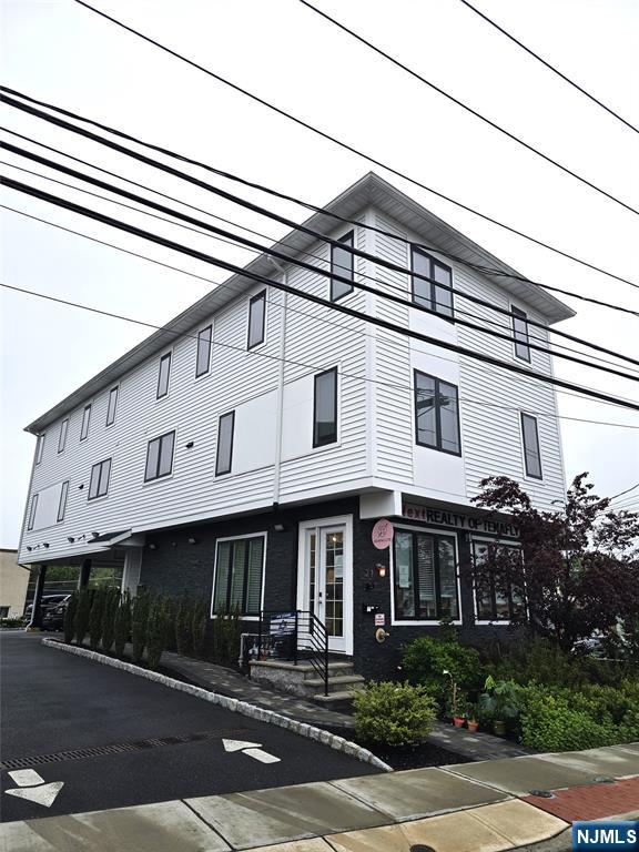 21 Summit Street Property Photo 1