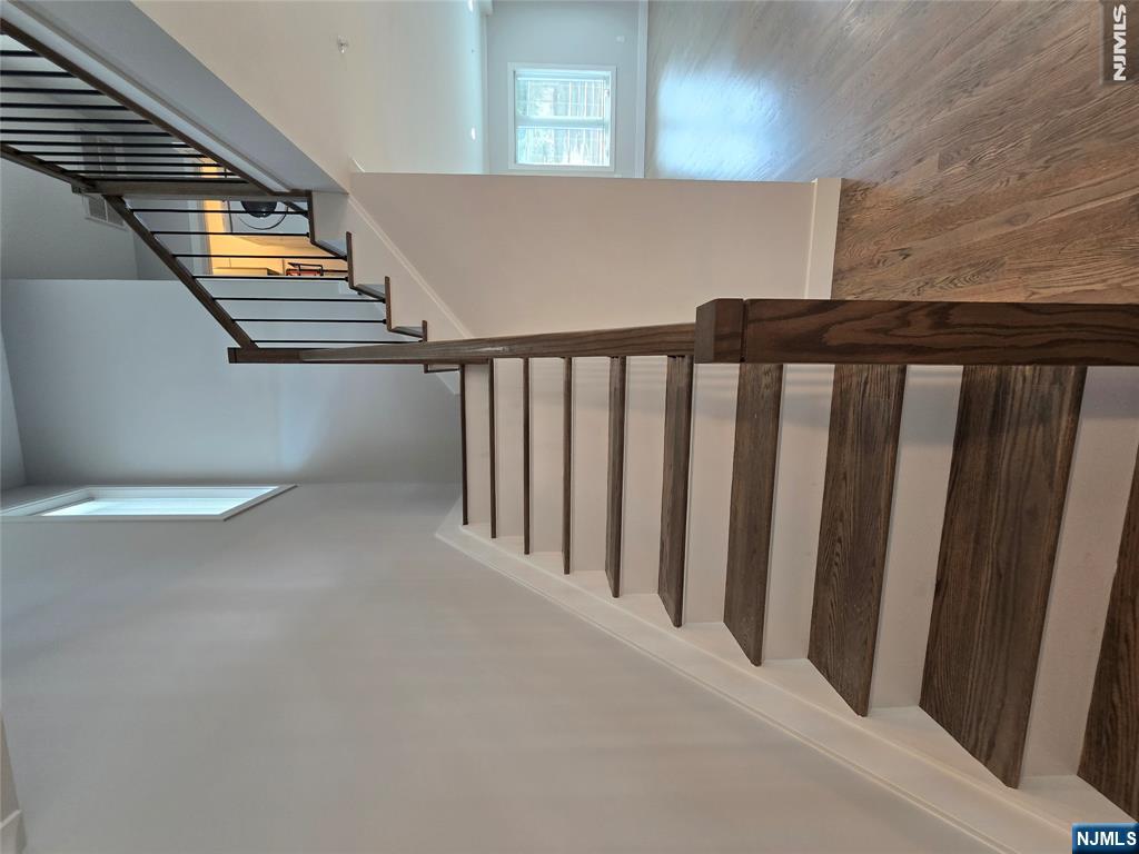 21 Summit Street Property Photo 7