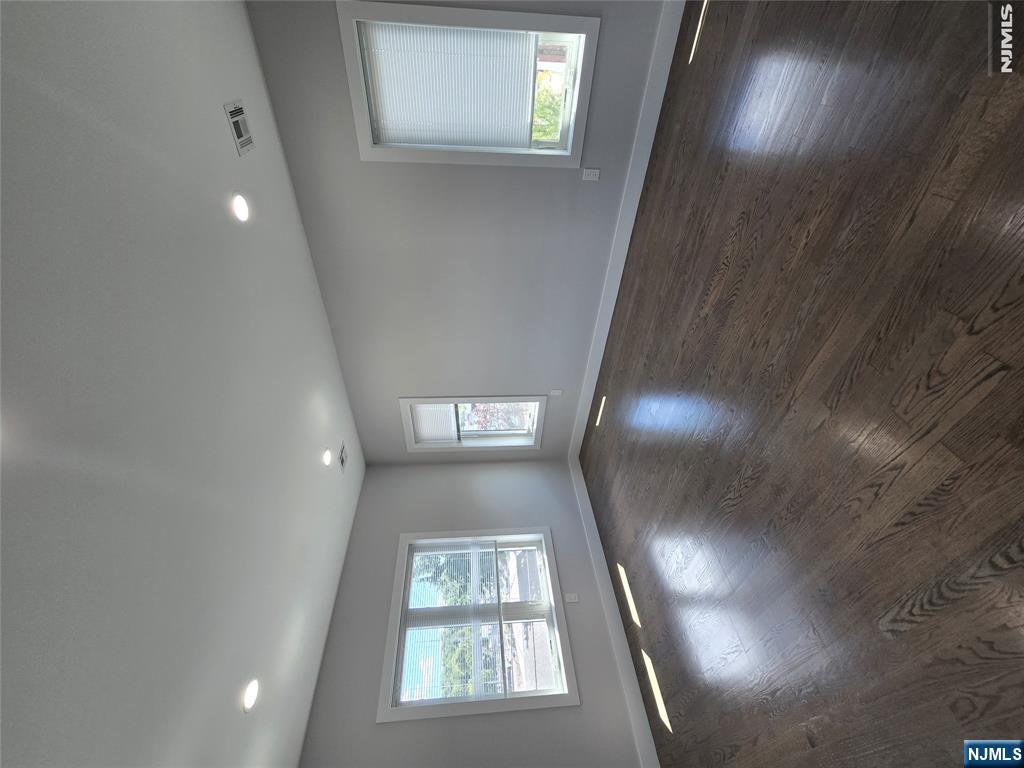 21 Summit Street Property Photo 10