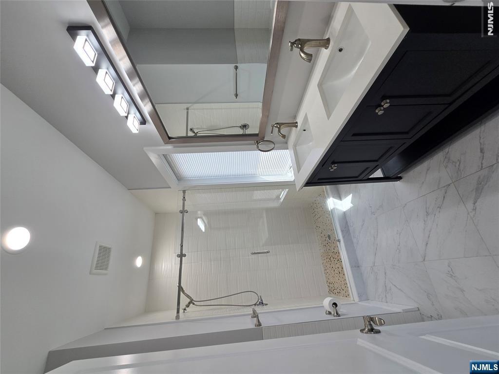 21 Summit Street Property Photo 11