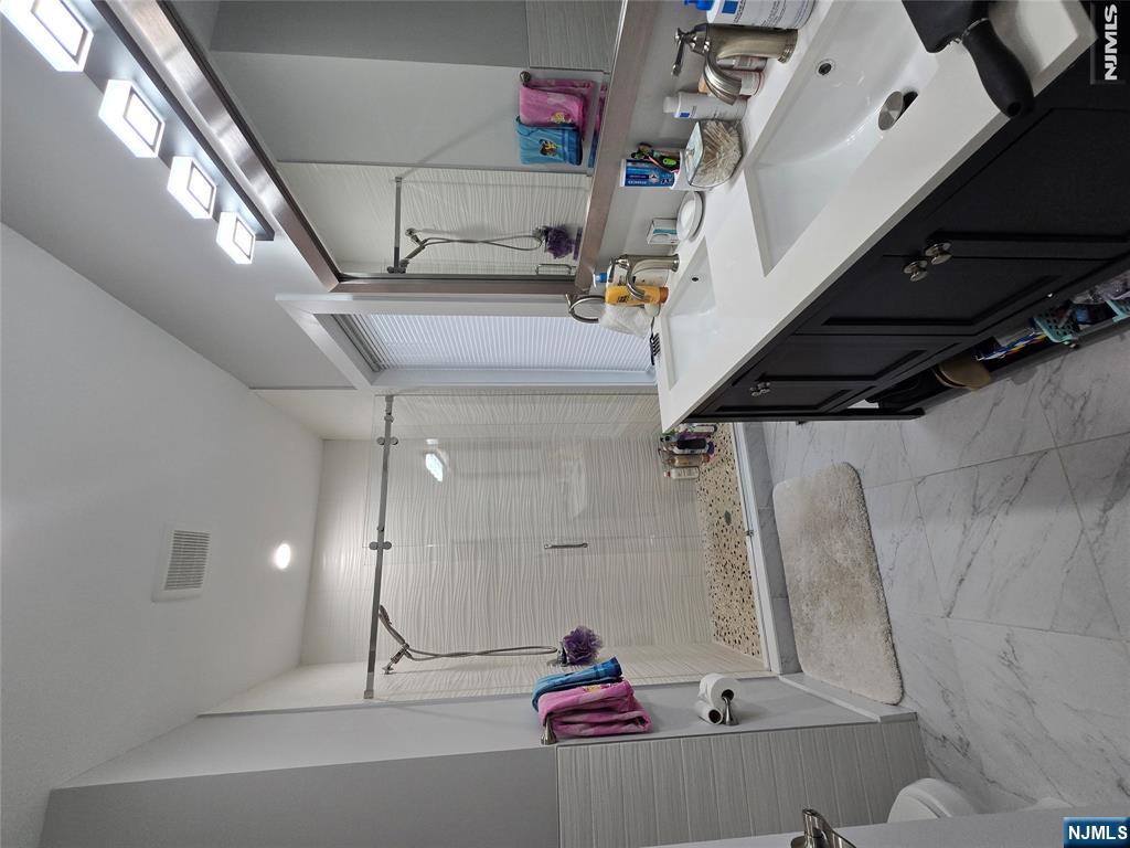 21 Summit Street Property Photo 27