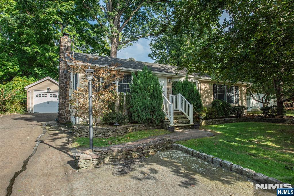 53 Laurel Drive Property Photo 1