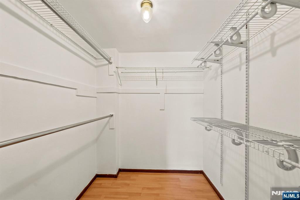 484 Teal Plaza Property Photo 23