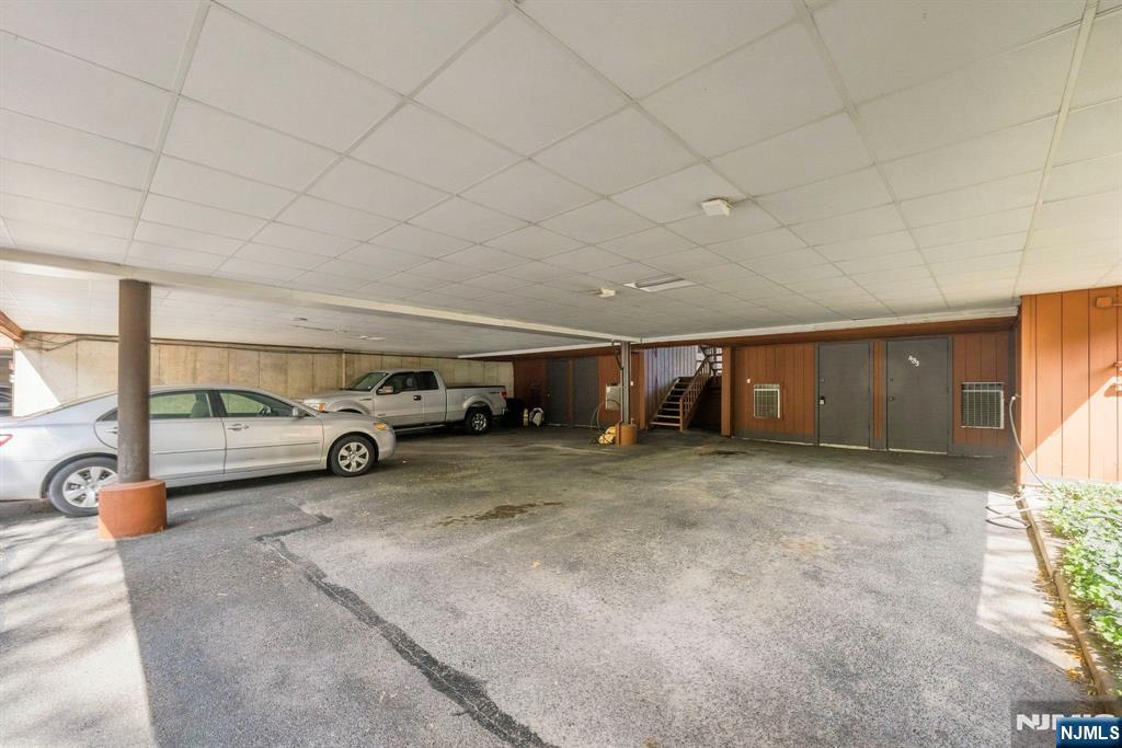 484 Teal Plaza Property Photo 30