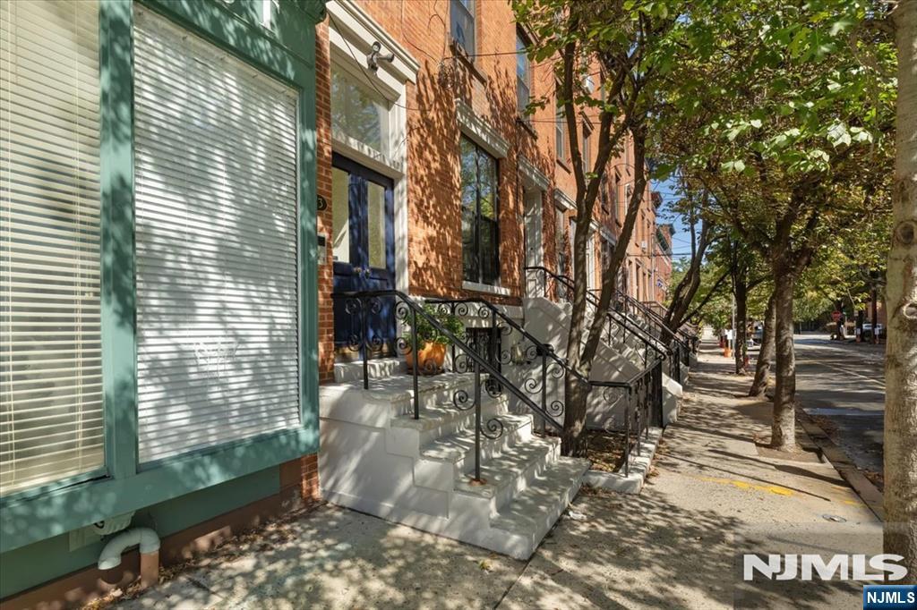273 Monmouth Street 3 Property Photo 1