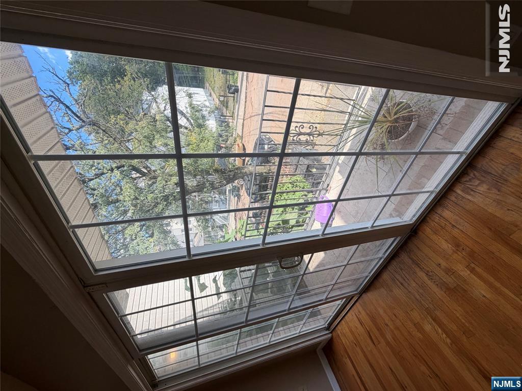 389 21st Street Property Photo 5
