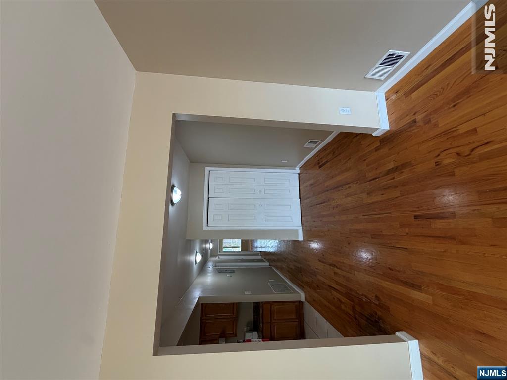 389 21st Street Property Photo 6