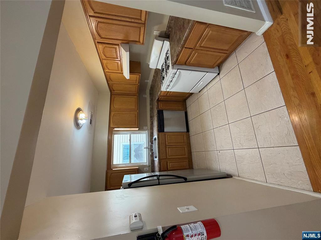 389 21st Street Property Photo 8