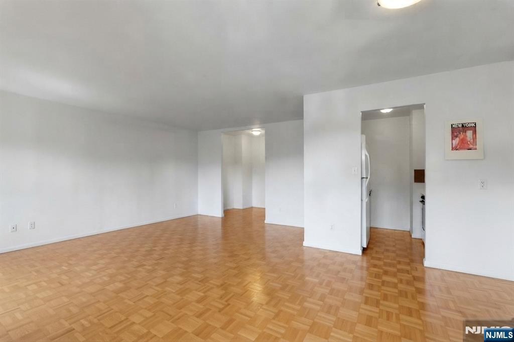 1111 River Road F17 Property Photo 6
