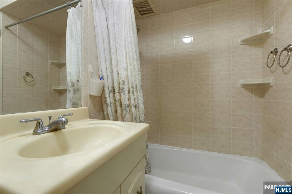 1111 River Road F17 Property Photo 12