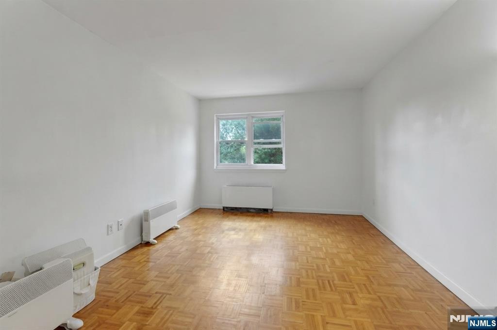 1111 River Road F17 Property Photo 14