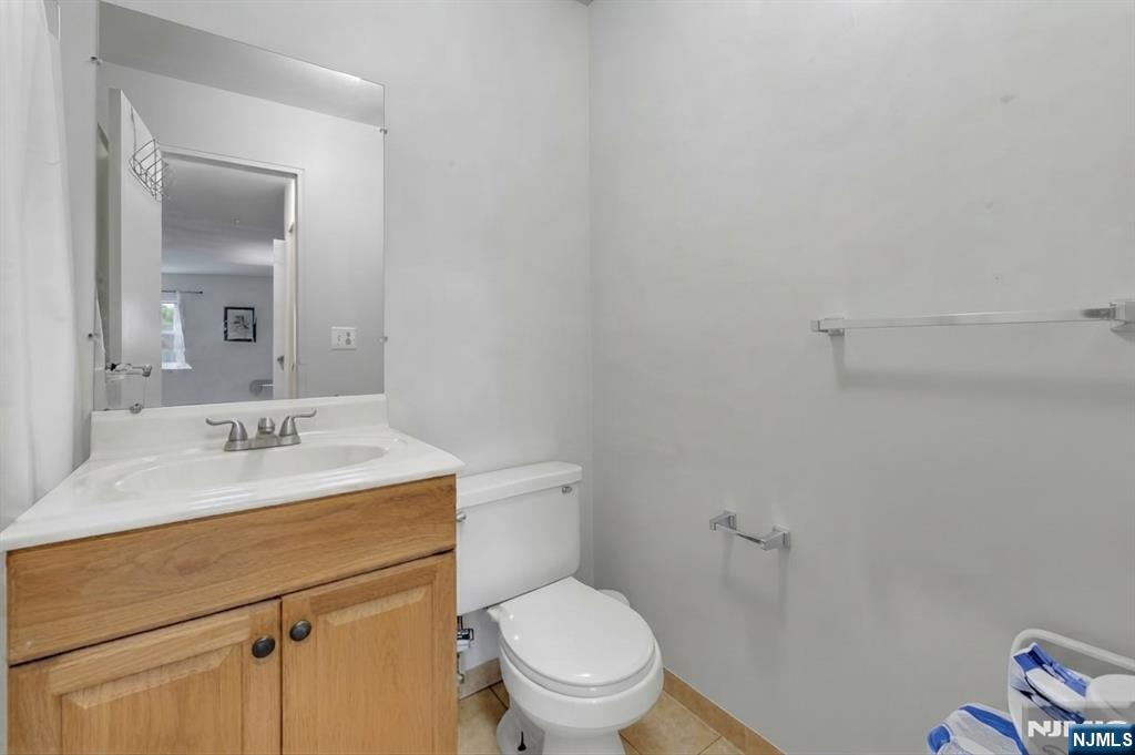 1111 River Road F17 Property Photo 15