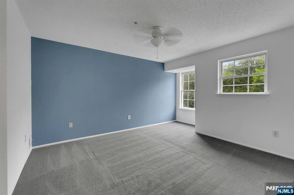 1133 Hyde Park Court Property Photo 13