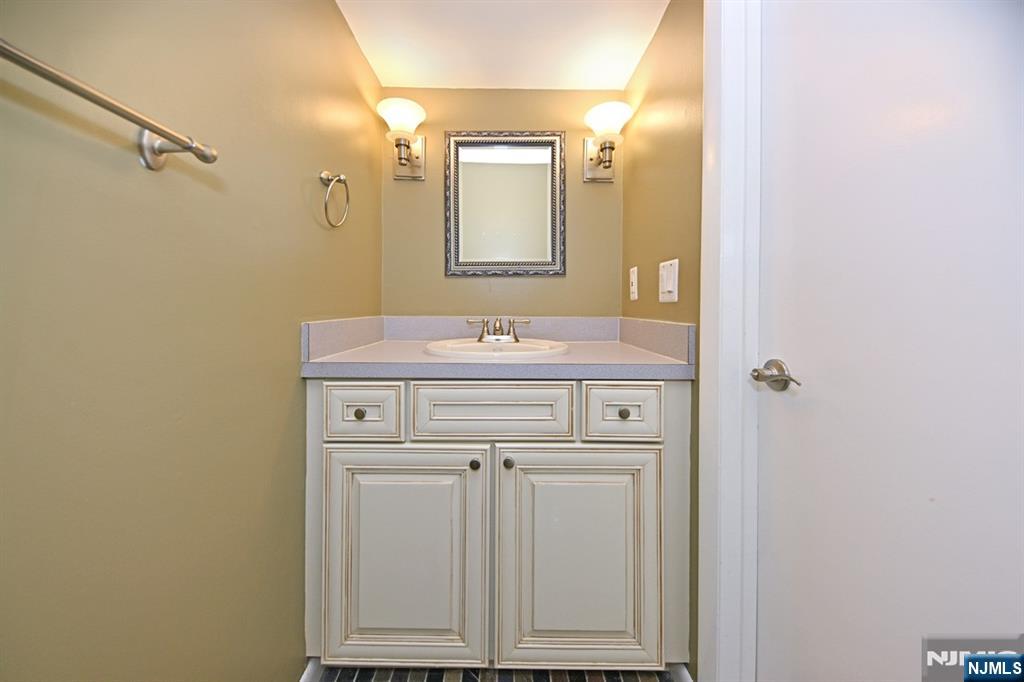 6 Erin Way 404 Property Photo 16