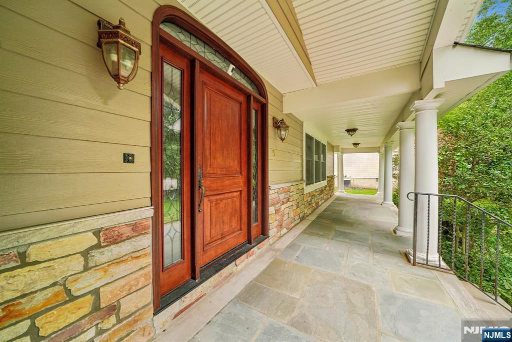 5 Fairfield Court Property Photo 3