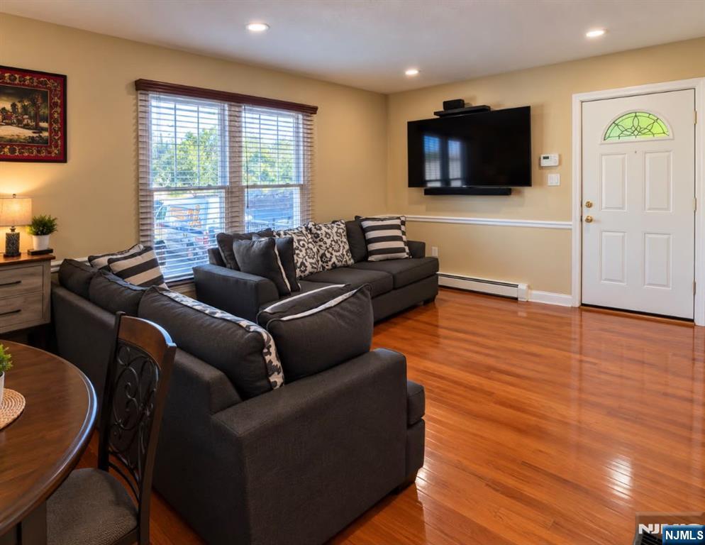 15-17 Ryle Avenue Apt 1 Property Photo 3