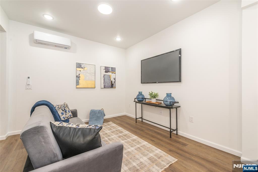 26036347 Property Photo 5