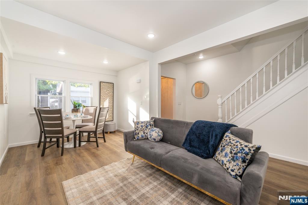 26036347 Property Photo 6