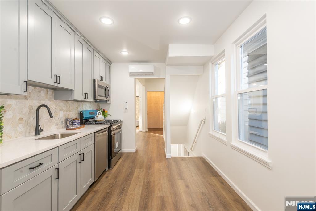 26036347 Property Photo 11