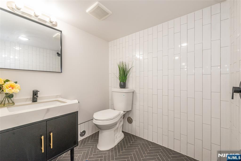 26036347 Property Photo 16