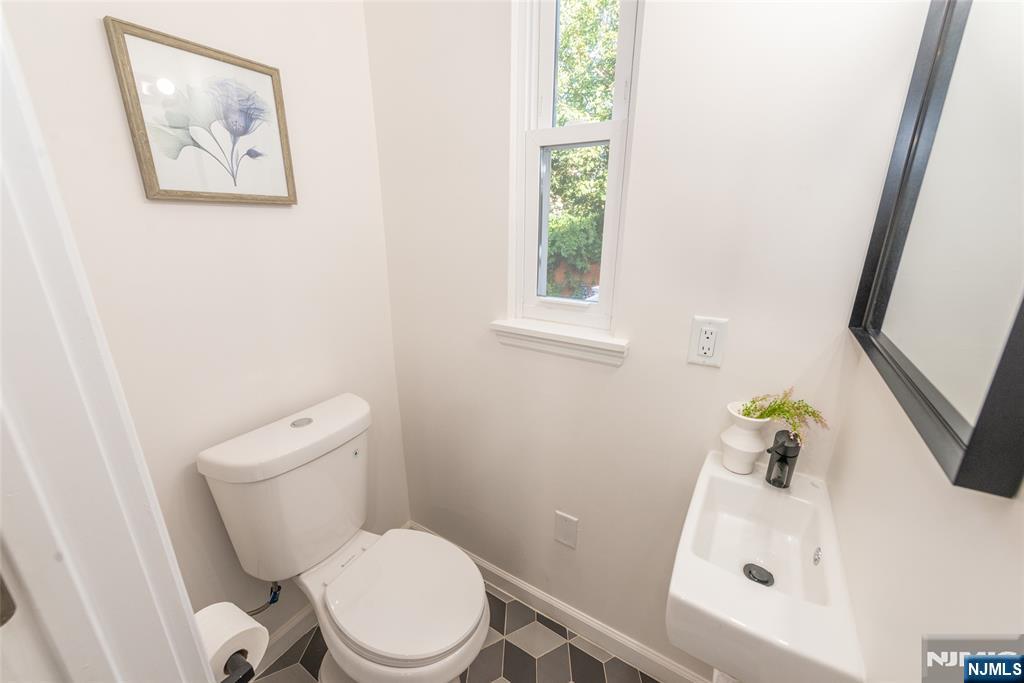 26036347 Property Photo 17