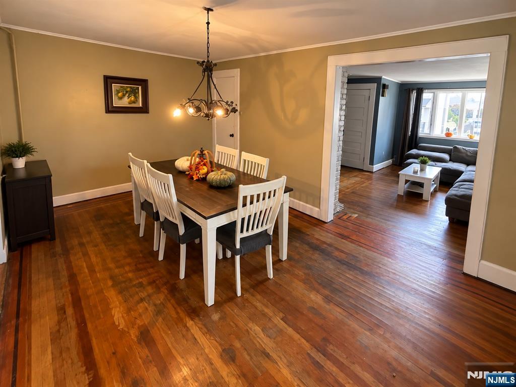 274 Green Avenue Property Photo 6