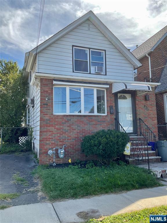 274 Green Avenue Property Photo 18