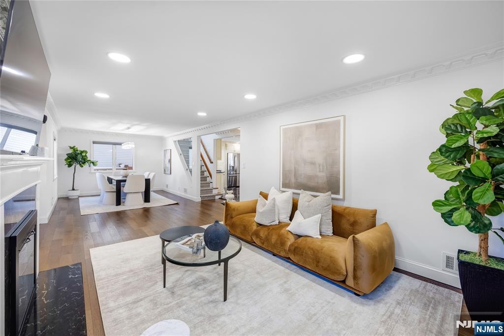 30 Elm Street Property Photo 7