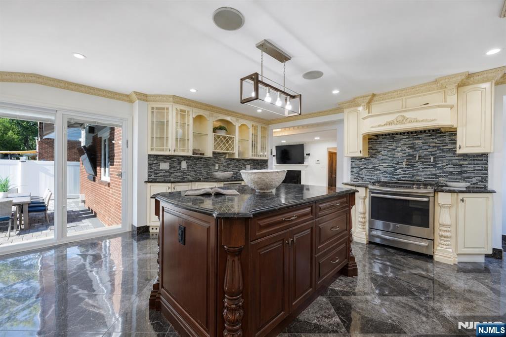 30 Elm Street Property Photo 14