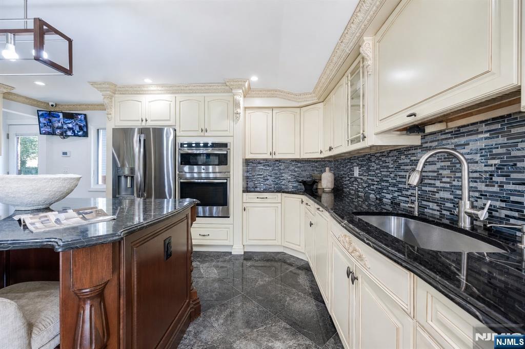 30 Elm Street Property Photo 17
