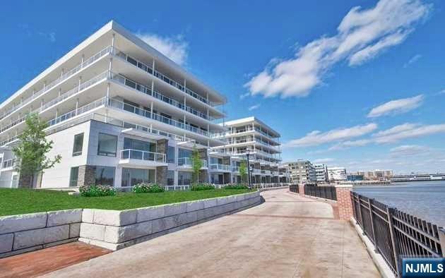 3 Somerset Lane 615 Property Photo 1