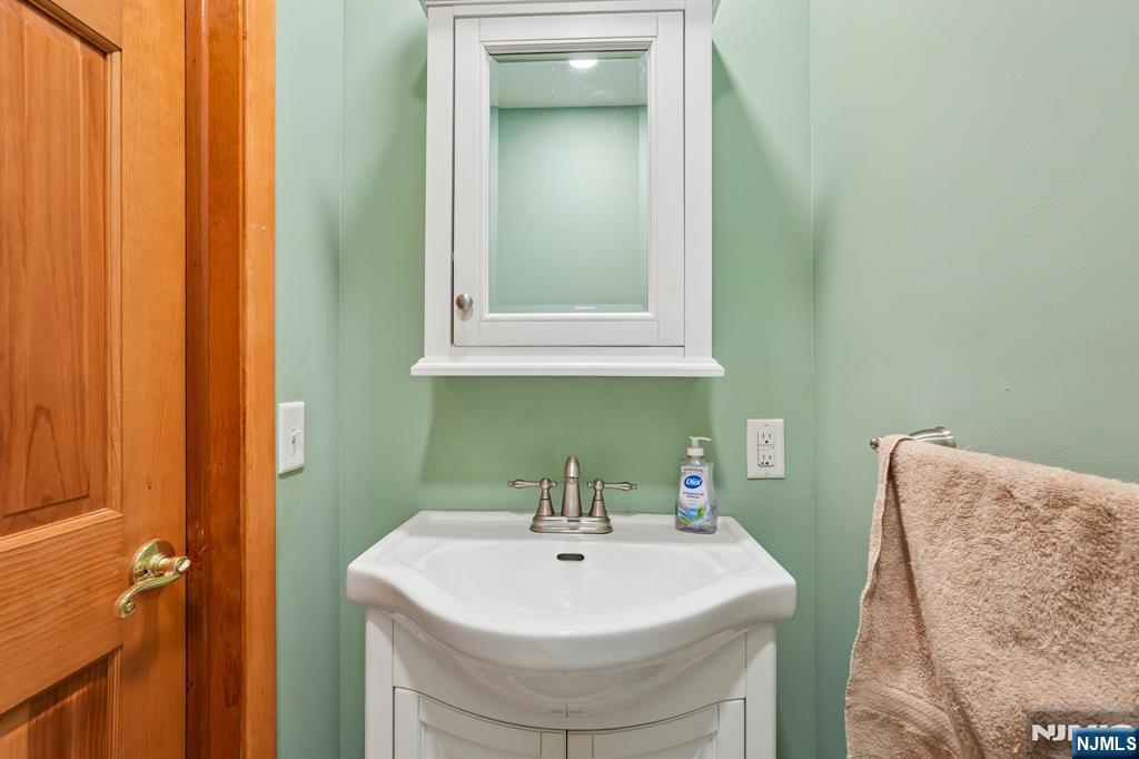 30 Pulaski Drive Property Photo 17