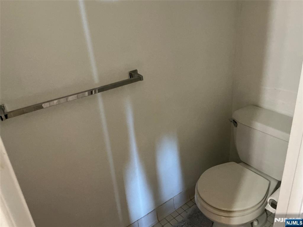 1111 River Road D12 Property Photo 17