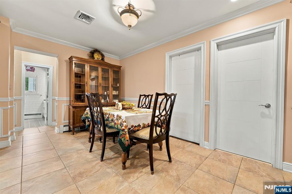 352 Farnham Avenue Property Photo 10