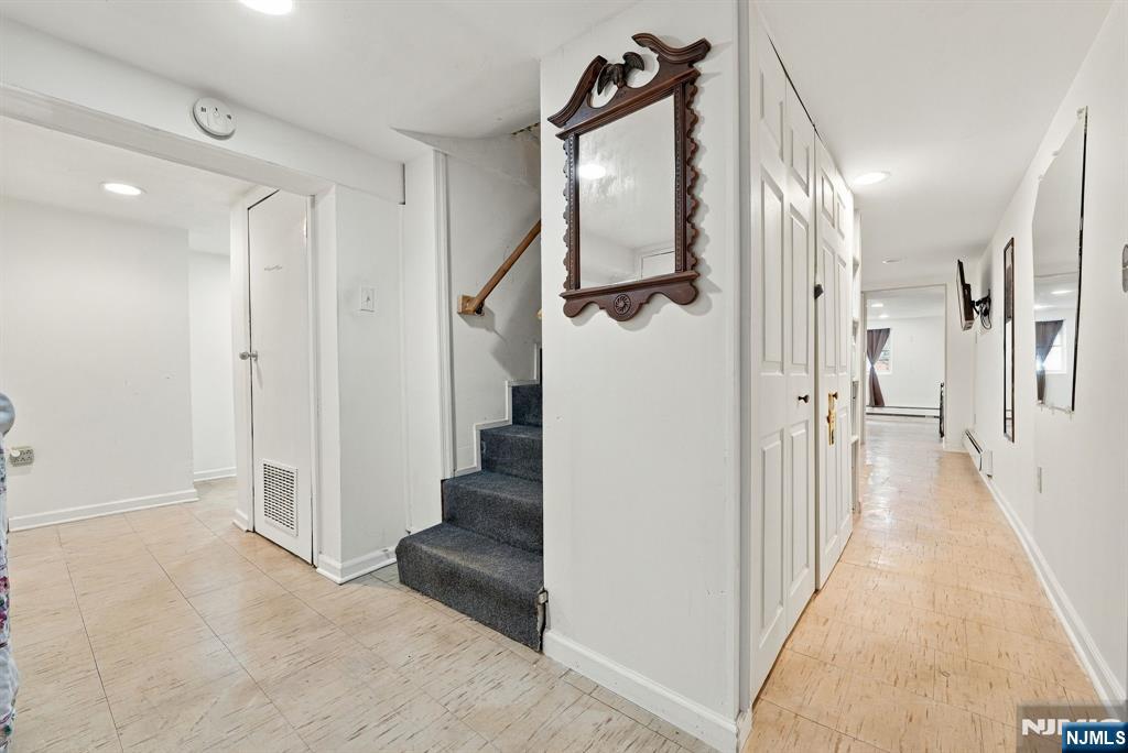 352 Farnham Avenue Property Photo 16