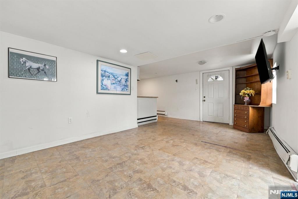 352 Farnham Avenue Property Photo 19