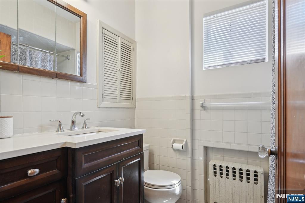 211 Pinelynn Road Property Photo 7