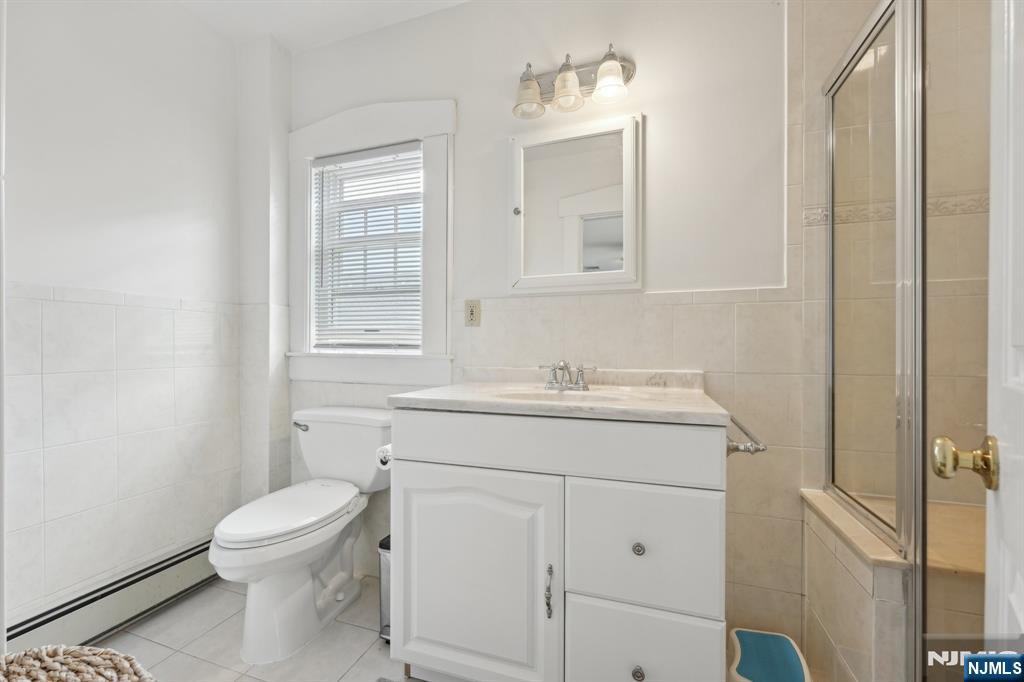 211 Pinelynn Road Property Photo 10