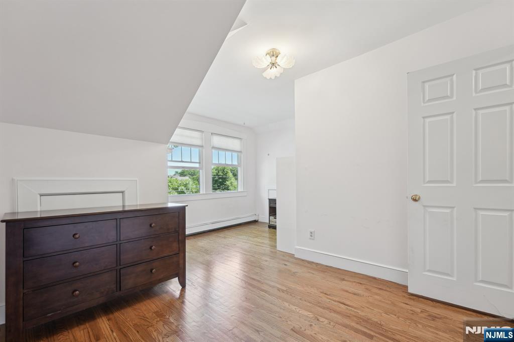 211 Pinelynn Road Property Photo 13