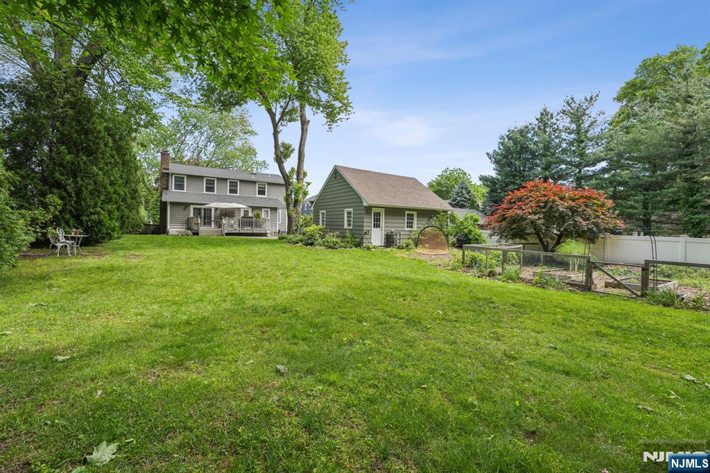 211 Pinelynn Road Property Photo 16