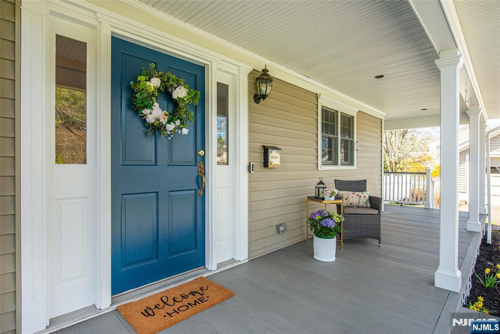 376 Lafayette Road Property Photo 1