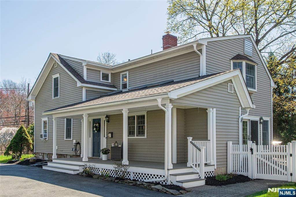 376 Lafayette Road Property Photo 2