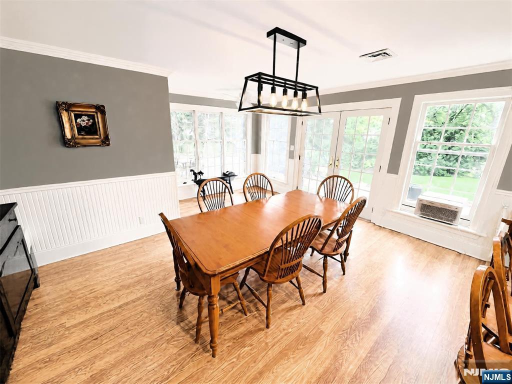 376 Lafayette Road Property Photo 5