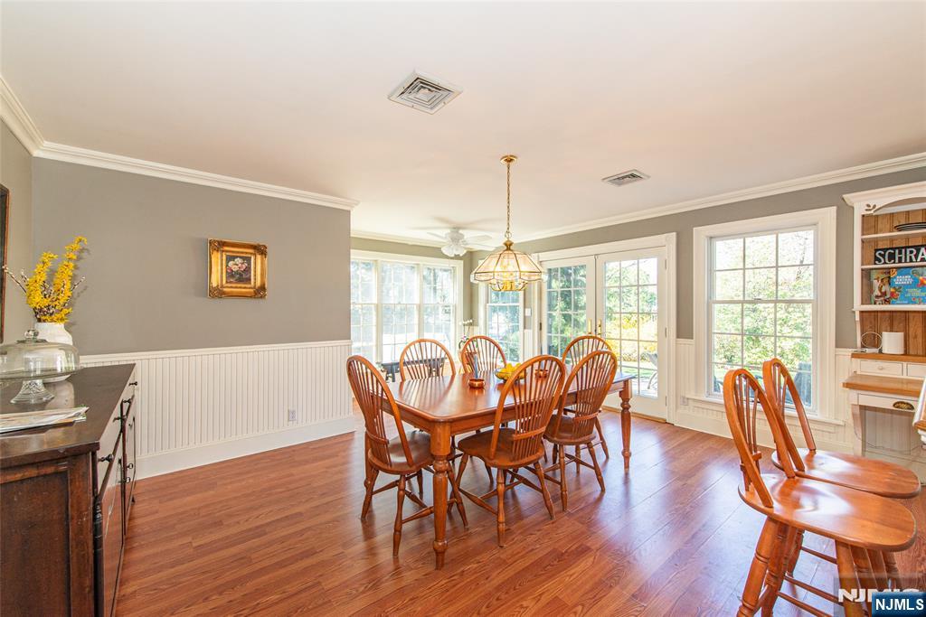 376 Lafayette Road Property Photo 6