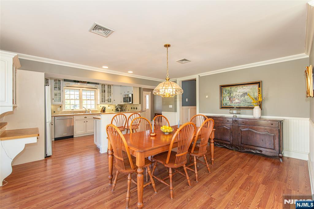 376 Lafayette Road Property Photo 7