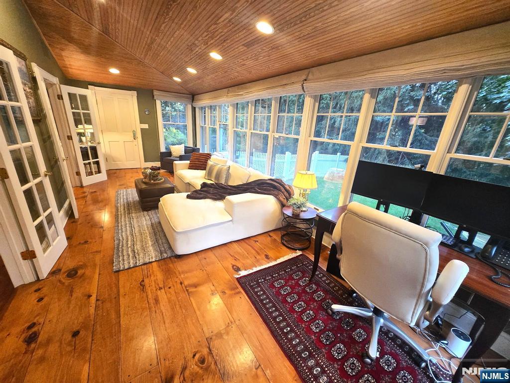 376 Lafayette Road Property Photo 16